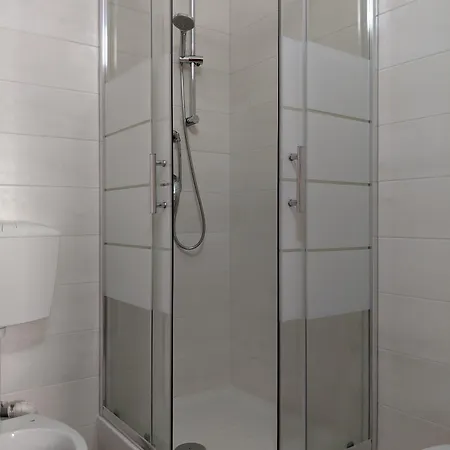 Piazza Alfano Salernes